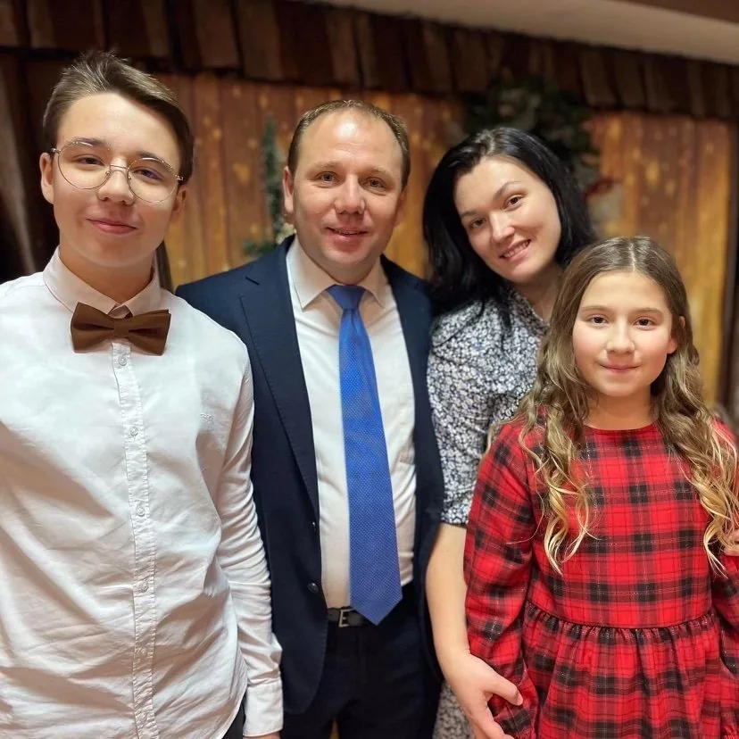 Pastor Sergey and Veronika Tomyev with their children